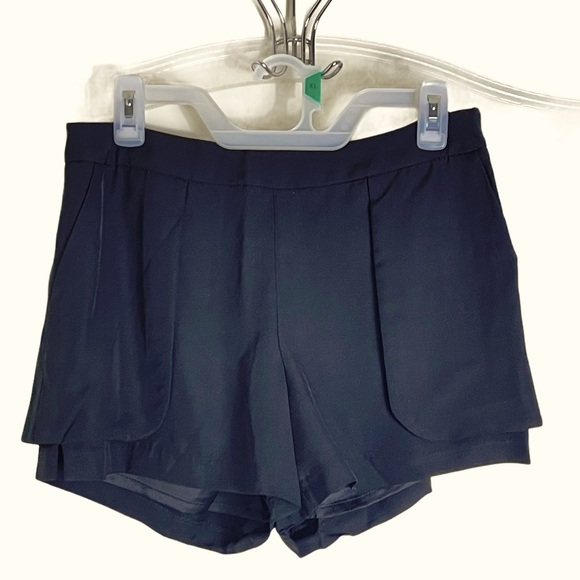 Line & Dot dress shorts sz Medium New - Picture 1 of 4